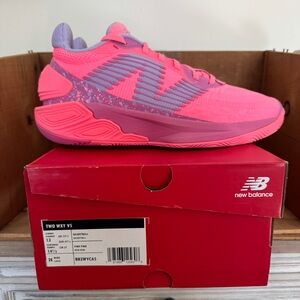 *SOLD* Men’s New Balance Two Wxy V5 Athletic Basketball Shoes Sz 13 Wide Pink